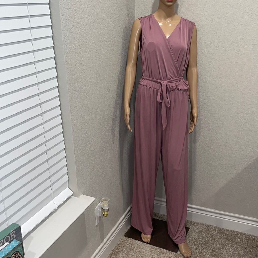 NWT-The Vanity Room  